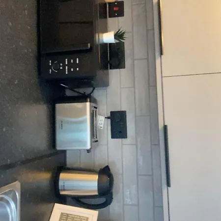 Charming 2br Sleeps 5 Comfortably *