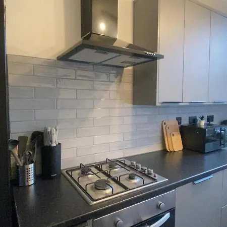 Charming 2br Sleeps 5 Comfortably Apartment Leeds (West Yorkshire)