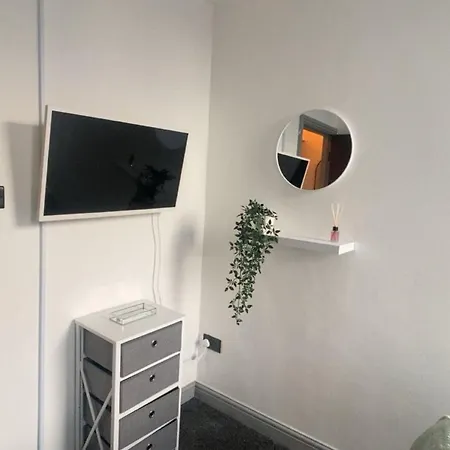 Charming 2br Sleeps 5 Comfortably Apartment